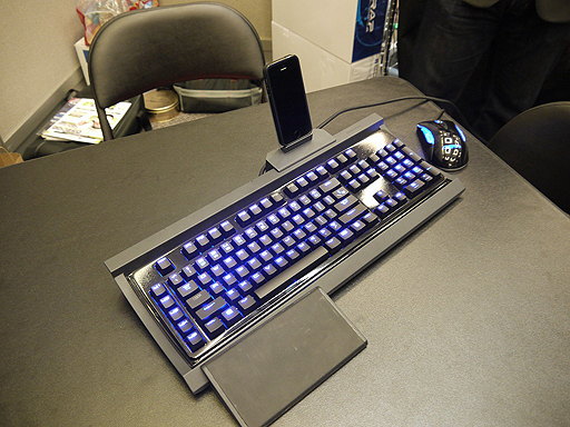 画像ギャラリー No.027のサムネイル画像 / ［E3 2014］HORIがPC用のゲーマー向けマウスとキーボードを開発中！ 新製品「光」と「雷」のプロトタイプを見せてもらった
