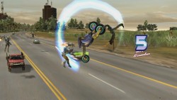 画像ギャラリー No.005のサムネイル画像 / ［PAX 2013］ハイテクバイクが相棒を引きずりながら大爆走。Xbox Oneローンチの「LocoCycle」は，北米では19.99ドルでダウンロード販売