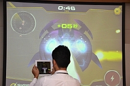 画像ギャラリー No.018のサムネイル画像 / 上位ランカーには1000円分の電子マネーを贈呈。ノートンのキャンペーン「アプリでネットの平和を守れ!」,メディア向け説明会の様子をお届け。読者プレゼントも