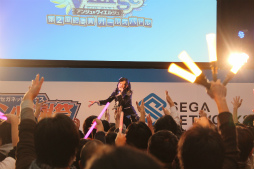 画像ギャラリー No.057のサムネイル画像 / 「チェインクロニクル」「ぷよぷよ!!クエスト」など人気アプリの新情報が発表された「セガネットワークス ファン感謝祭 2013」の模様をレポート
