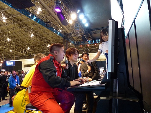 画像ギャラリー No.003のサムネイル画像 / ［JAEPO2014］「DEAD OR ALIVE 5 Ultimate: Arcade」に新キャラクター参戦。早矢仕洋介氏が新情報を公開したステージイベントをレポート