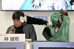 画像ギャラリー No.012のサムネイル画像 / ［TGS 2013］「初音ミク Project mirai 2」＆「初音ミク -Project DIVA- F 2nd」の開発者が溢れんばかりの“愛”を語ったステージイベントをレポート