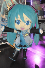 画像ギャラリー No.022のサムネイル画像 / 「初音ミク -Project DIVA- F 2nd」と東京ジョイポリスのコラボイベントが本日開催。限定コンテンツ満載の「初音ミク -DAIBA de DIVA- F 2nd」をレポート