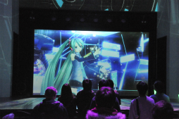 画像ギャラリー No.025のサムネイル画像 / 「初音ミク -Project DIVA- F 2nd」と東京ジョイポリスのコラボイベントが本日開催。限定コンテンツ満載の「初音ミク -DAIBA de DIVA- F 2nd」をレポート