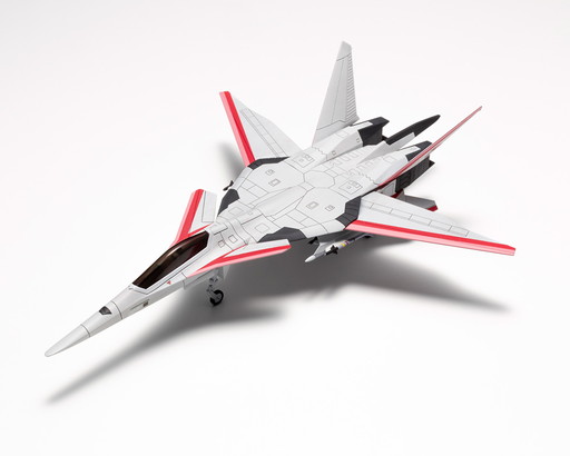 画像ギャラリー No.001のサムネイル画像 / 「エースコンバット」シリーズに登場する架空機「XFA-27」の1/144キットが10月に発売。簡易塗装済と無塗装グレー成形の2バージョン