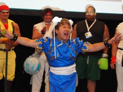 画像ギャラリー No.023のサムネイル画像 / ［COMIC-CON 2013］「ウルトラストリートファイターIV」のアレはいったいどうなるの？　コスプレいっぱいのComic-Con会場で，小野Pに詳しく聞いてみた