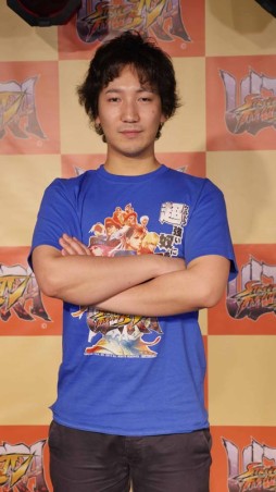 画像ギャラリー No.003のサムネイル画像 / 「ウルトラストリートファイターIV」合計で6名のプロゲーマーが登場する特別動画企画の第1回が公開に