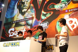 画像ギャラリー No.008のサムネイル画像 / ［TGS 2014］「ウルIV」の新エディション「OMEGA」公開にプロゲーマーも大興奮。新情報満載で盛り上がった「サイキョー格闘ステージ」レポート