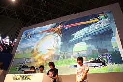 画像ギャラリー No.009のサムネイル画像 / ［TGS 2014］「ウルIV」の新エディション「OMEGA」公開にプロゲーマーも大興奮。新情報満載で盛り上がった「サイキョー格闘ステージ」レポート