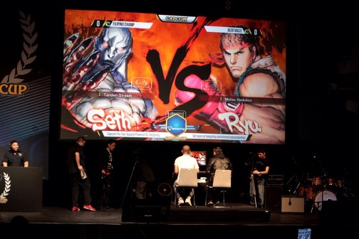 画像ギャラリー No.043のサムネイル画像 / 「ウルトラストリートファイターIV」公式世界大会「Capcom Cup Finals」現地レポートまとめ。頂点を極める戦いの模様を産地直送でお届け
