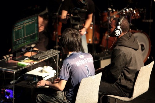 画像ギャラリー No.052のサムネイル画像 / 「ウルトラストリートファイターIV」公式世界大会「Capcom Cup Finals」現地レポートまとめ。頂点を極める戦いの模様を産地直送でお届け
