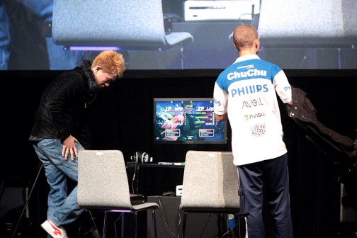 画像ギャラリー No.070のサムネイル画像 / 「ウルトラストリートファイターIV」公式世界大会「Capcom Cup Finals」現地レポートまとめ。頂点を極める戦いの模様を産地直送でお届け