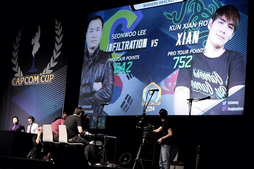 画像ギャラリー No.088のサムネイル画像 / 「ウルトラストリートファイターIV」公式世界大会「Capcom Cup Finals」現地レポートまとめ。頂点を極める戦いの模様を産地直送でお届け