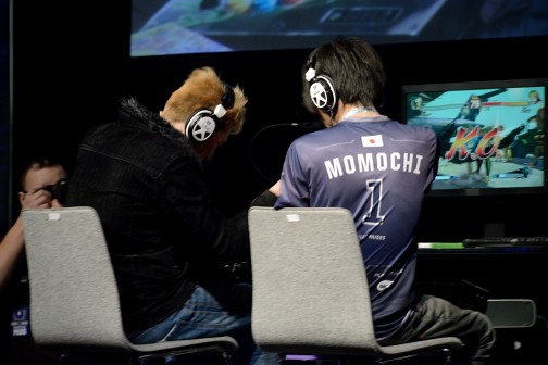 画像ギャラリー No.107のサムネイル画像 / 「ウルトラストリートファイターIV」公式世界大会「Capcom Cup Finals」現地レポートまとめ。頂点を極める戦いの模様を産地直送でお届け