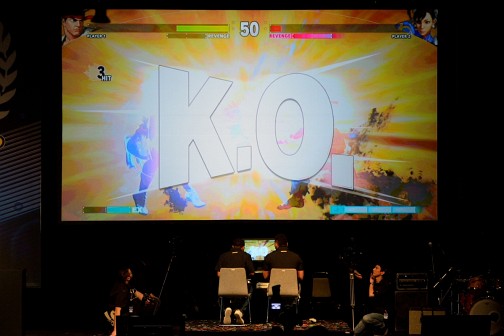 画像ギャラリー No.122のサムネイル画像 / 「ウルトラストリートファイターIV」公式世界大会「Capcom Cup Finals」現地レポートまとめ。頂点を極める戦いの模様を産地直送でお届け