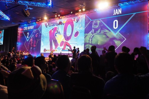 画像ギャラリー No.039のサムネイル画像 / ［EVO2014］「ウルIV」初の頂点は誰なのか。いよいよ最終局面を迎えた「Evolution 2014」最終日まとめ。「BBCP」「スマブラDX」部門決勝にも期待