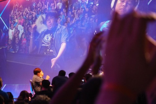 画像ギャラリー No.040のサムネイル画像 / ［EVO2014］「ウルIV」初の頂点は誰なのか。いよいよ最終局面を迎えた「Evolution 2014」最終日まとめ。「BBCP」「スマブラDX」部門決勝にも期待