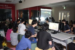 画像ギャラリー No.003のサムネイル画像 / ［EVO2014］日本勢の活躍に秋葉原が沸いた「Public Viewing for EVO2014 in Tokyo」レポート。Mad Catzの新作アケコン・TE2も初お披露目