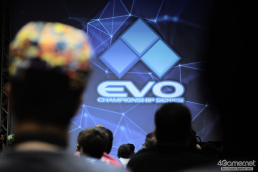 画像ギャラリー No.001のサムネイル画像 / ［EVO2015］ももち選手の「ウルIV」部門優勝をもって大会全日程が終了。「GGXrd」を小川選手が制し，「UMvC3」でも日本勢が善戦したEVO最終日まとめ