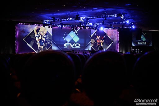 画像ギャラリー No.003のサムネイル画像 / ［EVO2015］ももち選手の「ウルIV」部門優勝をもって大会全日程が終了。「GGXrd」を小川選手が制し，「UMvC3」でも日本勢が善戦したEVO最終日まとめ