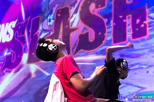 画像ギャラリー No.021のサムネイル画像 / ［EVO2015］ももち選手の「ウルIV」部門優勝をもって大会全日程が終了。「GGXrd」を小川選手が制し，「UMvC3」でも日本勢が善戦したEVO最終日まとめ