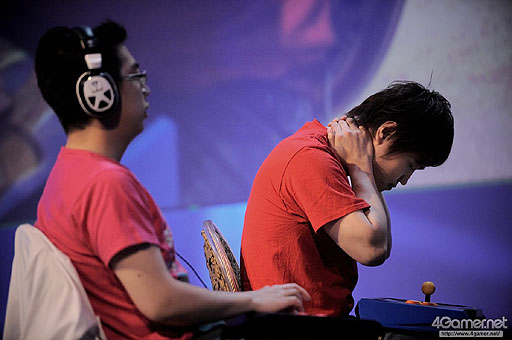 画像ギャラリー No.024のサムネイル画像 / ［EVO2015］ももち選手の「ウルIV」部門優勝をもって大会全日程が終了。「GGXrd」を小川選手が制し，「UMvC3」でも日本勢が善戦したEVO最終日まとめ