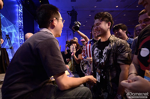 画像ギャラリー No.033のサムネイル画像 / ［EVO2015］ももち選手の「ウルIV」部門優勝をもって大会全日程が終了。「GGXrd」を小川選手が制し，「UMvC3」でも日本勢が善戦したEVO最終日まとめ