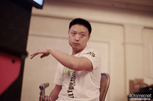 画像ギャラリー No.041のサムネイル画像 / ［EVO2015］ももち選手の「ウルIV」部門優勝をもって大会全日程が終了。「GGXrd」を小川選手が制し，「UMvC3」でも日本勢が善戦したEVO最終日まとめ