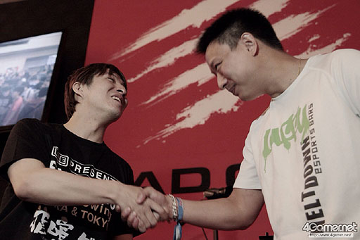 画像ギャラリー No.048のサムネイル画像 / ［EVO2015］ももち選手の「ウルIV」部門優勝をもって大会全日程が終了。「GGXrd」を小川選手が制し，「UMvC3」でも日本勢が善戦したEVO最終日まとめ