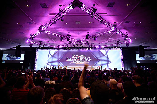 画像ギャラリー No.054のサムネイル画像 / ［EVO2015］ももち選手の「ウルIV」部門優勝をもって大会全日程が終了。「GGXrd」を小川選手が制し，「UMvC3」でも日本勢が善戦したEVO最終日まとめ