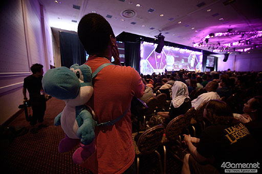 画像ギャラリー No.055のサムネイル画像 / ［EVO2015］ももち選手の「ウルIV」部門優勝をもって大会全日程が終了。「GGXrd」を小川選手が制し，「UMvC3」でも日本勢が善戦したEVO最終日まとめ