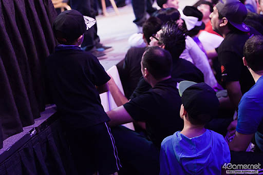 画像ギャラリー No.079のサムネイル画像 / ［EVO2015］ももち選手の「ウルIV」部門優勝をもって大会全日程が終了。「GGXrd」を小川選手が制し，「UMvC3」でも日本勢が善戦したEVO最終日まとめ