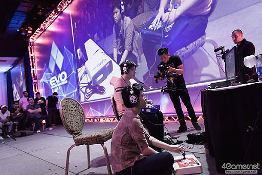 画像ギャラリー No.083のサムネイル画像 / ［EVO2015］ももち選手の「ウルIV」部門優勝をもって大会全日程が終了。「GGXrd」を小川選手が制し，「UMvC3」でも日本勢が善戦したEVO最終日まとめ