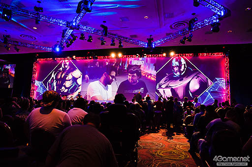 画像ギャラリー No.095のサムネイル画像 / ［EVO2015］ももち選手の「ウルIV」部門優勝をもって大会全日程が終了。「GGXrd」を小川選手が制し，「UMvC3」でも日本勢が善戦したEVO最終日まとめ