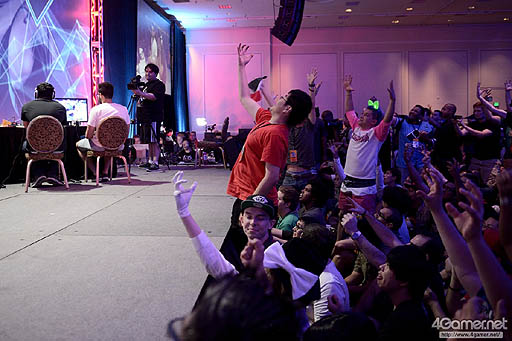 画像ギャラリー No.096のサムネイル画像 / ［EVO2015］ももち選手の「ウルIV」部門優勝をもって大会全日程が終了。「GGXrd」を小川選手が制し，「UMvC3」でも日本勢が善戦したEVO最終日まとめ
