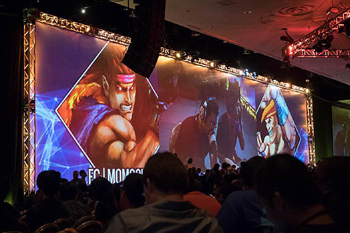 画像ギャラリー No.134のサムネイル画像 / ［EVO2015］ももち選手の「ウルIV」部門優勝をもって大会全日程が終了。「GGXrd」を小川選手が制し，「UMvC3」でも日本勢が善戦したEVO最終日まとめ