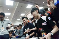 画像ギャラリー No.009のサムネイル画像 / ［EVO2015］激闘を制した選手達に聞く，その瞬間。「鉄拳7」ノビ選手，「GGXrd」小川選手，「ウルIV」ももち選手――EVO2015勝利者インタビュー