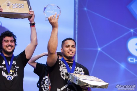 画像ギャラリー No.017のサムネイル画像 / ［EVO2015］激闘を制した選手達に聞く，その瞬間。「鉄拳7」ノビ選手，「GGXrd」小川選手，「ウルIV」ももち選手――EVO2015勝利者インタビュー