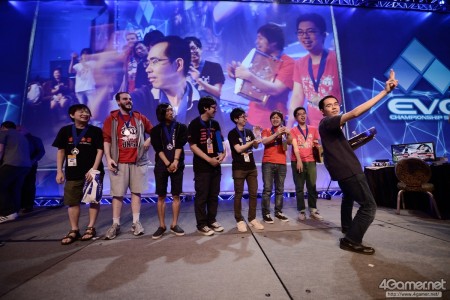 画像ギャラリー No.025のサムネイル画像 / ［EVO2015］激闘を制した選手達に聞く，その瞬間。「鉄拳7」ノビ選手，「GGXrd」小川選手，「ウルIV」ももち選手――EVO2015勝利者インタビュー