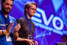 画像ギャラリー No.029のサムネイル画像 / ［EVO2015］激闘を制した選手達に聞く，その瞬間。「鉄拳7」ノビ選手，「GGXrd」小川選手，「ウルIV」ももち選手――EVO2015勝利者インタビュー