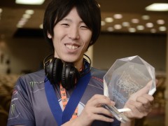 ［EVO2015］激闘を制した選手達に聞く，その瞬間。「鉄拳7」ノビ選手，「GGXrd」小川選手，「ウルIV」ももち選手――EVO2015勝利者インタビュー