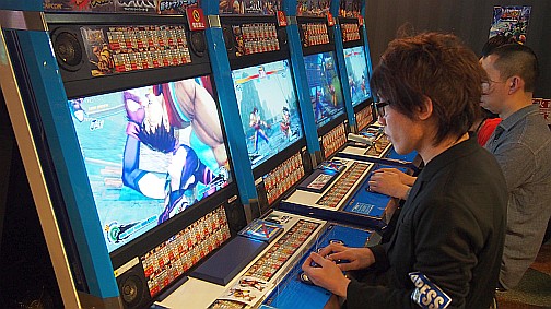 画像ギャラリー No.004のサムネイル画像 / 「ウルトラストリートファイターIV」のアルファロケテストがいよいよスタート。新システムの狙いをカプコン開発陣に聞いた