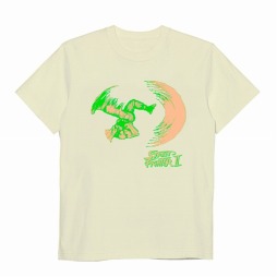 画像ギャラリー No.002のサムネイル画像 / 「ストII」のTシャツとスクエア缶バッジがヴィレッジバンガード限定で発売