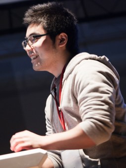 画像ギャラリー No.012のサムネイル画像 / 優勝賞金100万円+Capcom Cup Finals出場権を懸けたガチバトル。「ウルトラストリートファイターIV」公式大会「超百鬼秋杯」フォトレポート