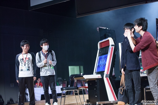 画像ギャラリー No.098のサムネイル画像 / 全11部門で頂点が争われた,格闘ゲーム全国大会「闘神祭2016」。2日間にわたる激戦を,フォトレポートで紹介