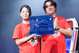 画像ギャラリー No.112のサムネイル画像 / 全11部門で頂点が争われた,格闘ゲーム全国大会「闘神祭2016」。2日間にわたる激戦を,フォトレポートで紹介