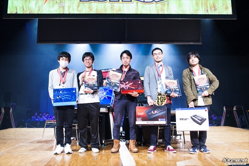 画像ギャラリー No.114のサムネイル画像 / 全11部門で頂点が争われた,格闘ゲーム全国大会「闘神祭2016」。2日間にわたる激戦を,フォトレポートで紹介