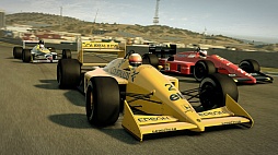画像ギャラリー No.033のサムネイル画像 / 【PR】待望のシリーズ最新作「F1 2013」がついに登場。F1の歴史に輝かしい記録を残したドライバーやF1マシンと激しいバトルを繰り広げるのだ