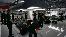 画像ギャラリー No.004のサムネイル画像 / 「F1 2013」をレビュー。人間同士のバトルが熱い「マルチプレイヤー」,そして往年のファン感涙必至の「90年代クラシックパック」の魅力に迫る