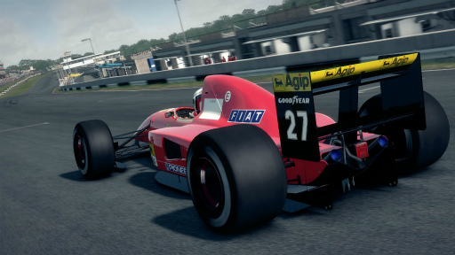 画像ギャラリー No.011のサムネイル画像 / 「F1 2013」をレビュー。人間同士のバトルが熱い「マルチプレイヤー」,そして往年のファン感涙必至の「90年代クラシックパック」の魅力に迫る
